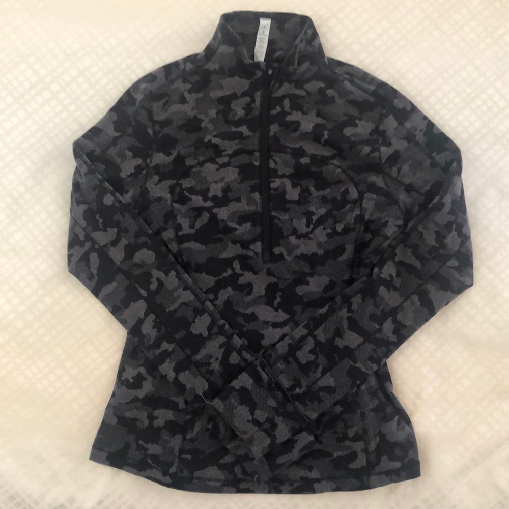 Lululemon Run Briskly 1/2 Zip
